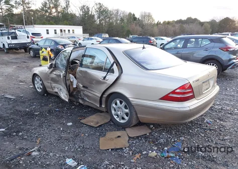 2001 Mercedes-Benz S 500 z USA, uszkodzony, nr VIN WDBNG75J31A150805